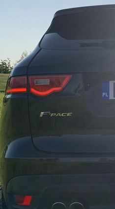 Jaguar F-Pace cena 117000 przebieg: 110000, rok produkcji 2018 z Wrocław małe 154